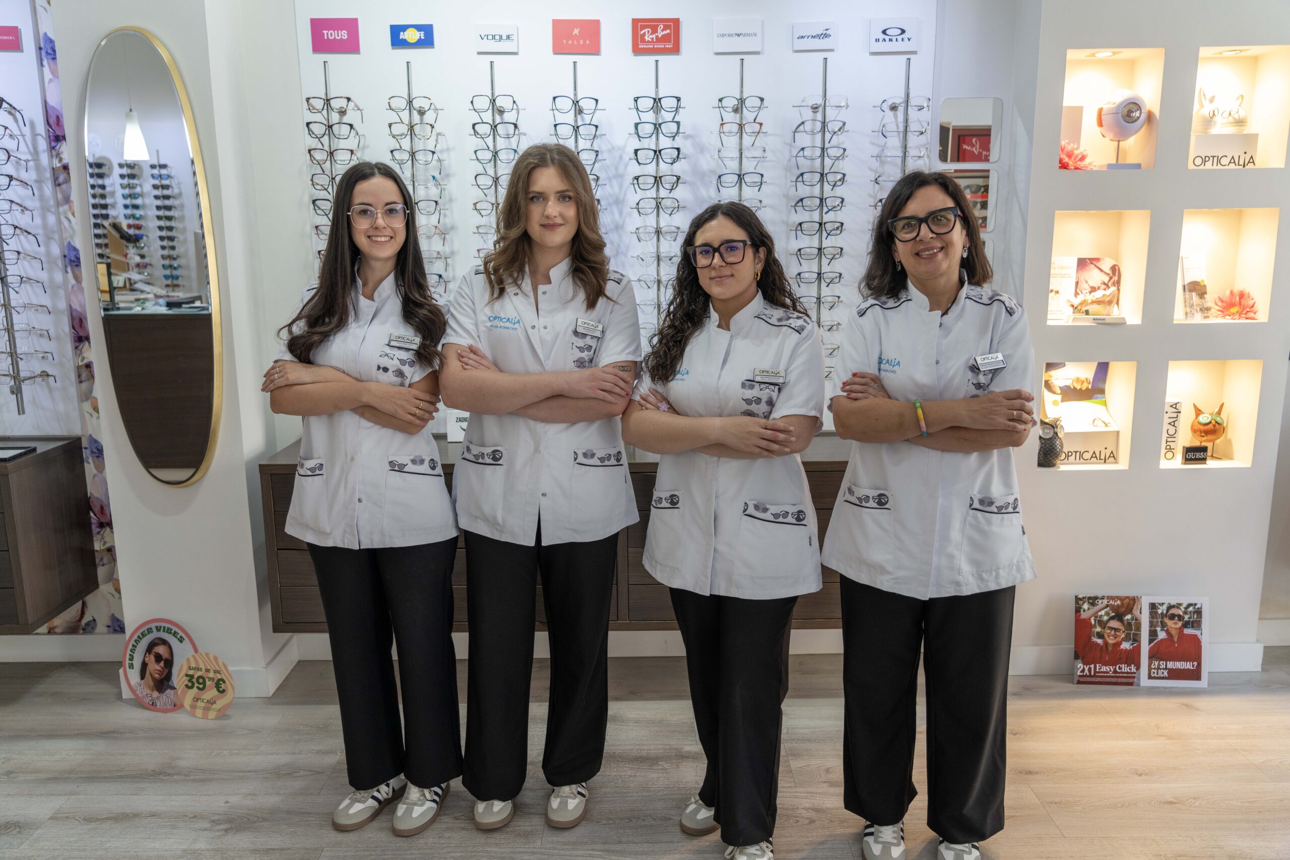 Trabajadoras de la óptica de Rosa Romacho